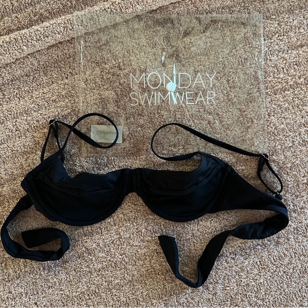 Monday Swimwear Maui Top